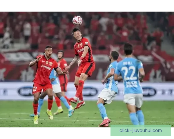 大连英博凭借主场火爆球市与末轮胜利夺得中甲亚军成功晋级中超